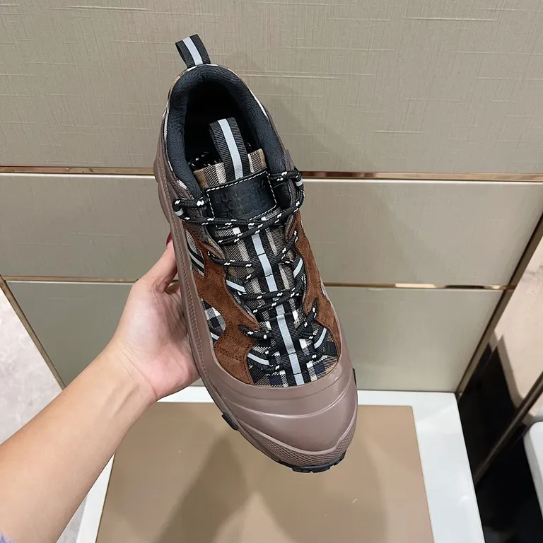 Burberry Shoe 